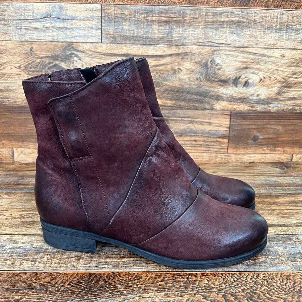 Miz Mooz Swell Red Leather Rustic Ankle Boots Women's 40 Wide US 9-9.5 Artsy